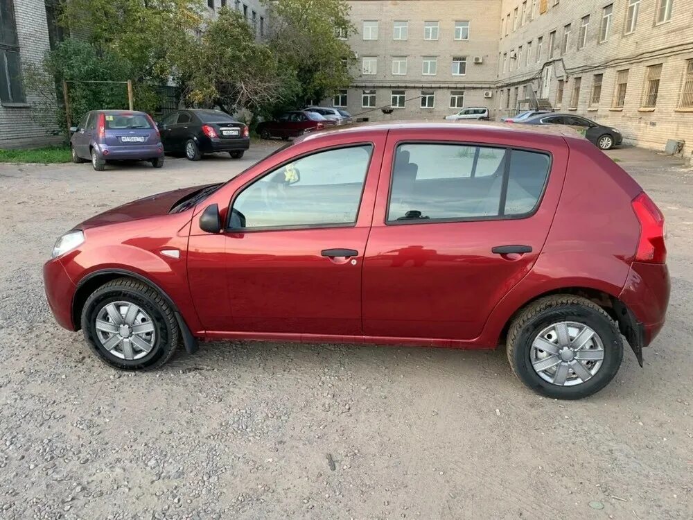 Рено сандеро красный фото Создать мем "Nissan March III (K12), renault sandero 2011, рено сандеро 2011г" -