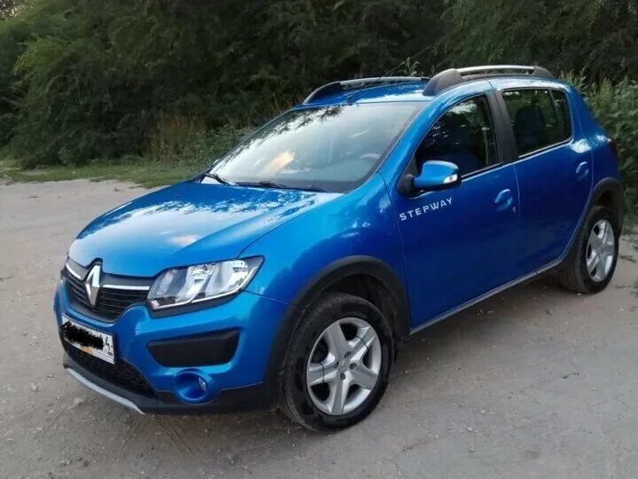 Рено сандеро синий фото Купить б/у Renault Sandero II Stepway 1.6 MT (82 л.с.) бензин механика в Саратов