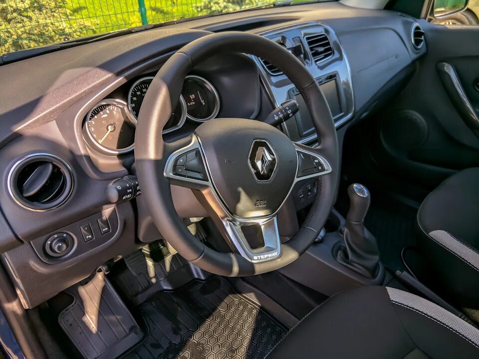 Sandero stepway салон