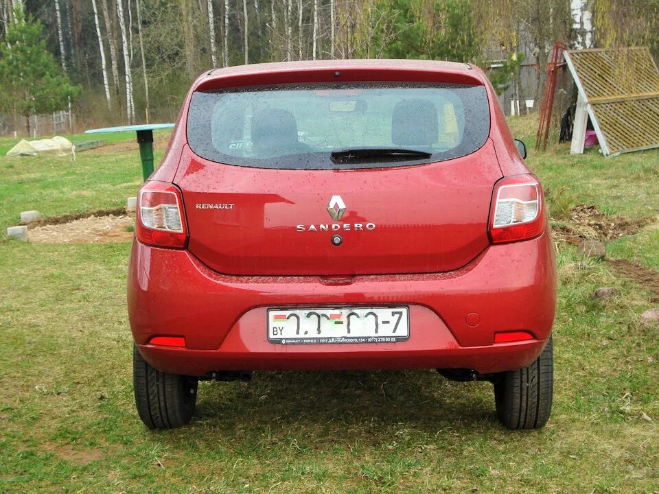 Рено сандеро вид сзади фото Рено Сандеро 2 - Renault Sandero 2G, 1,6 л, 2017 года фотография DRIVE2