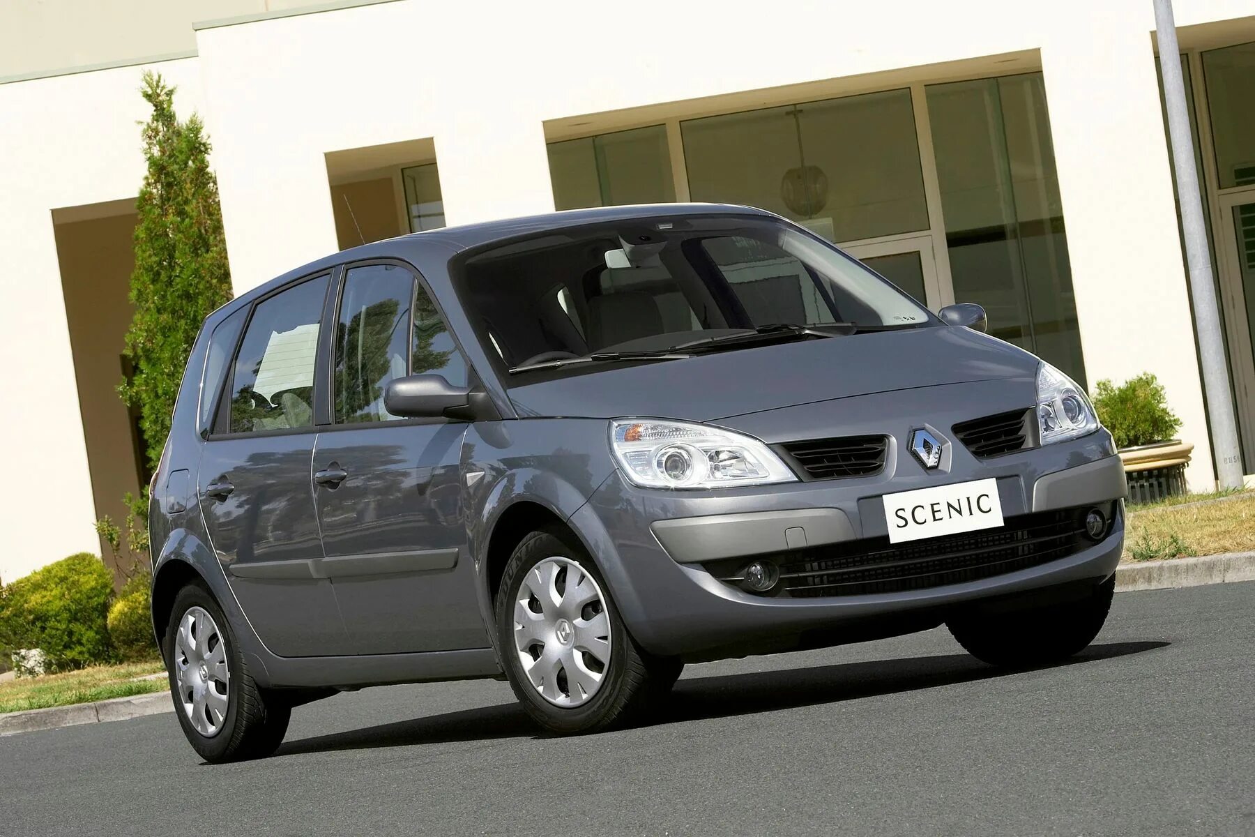 Рено scenic фото Renault Scenic compact van 2.0 AT diesel 150 hp fwd type of drive 2 generation, 