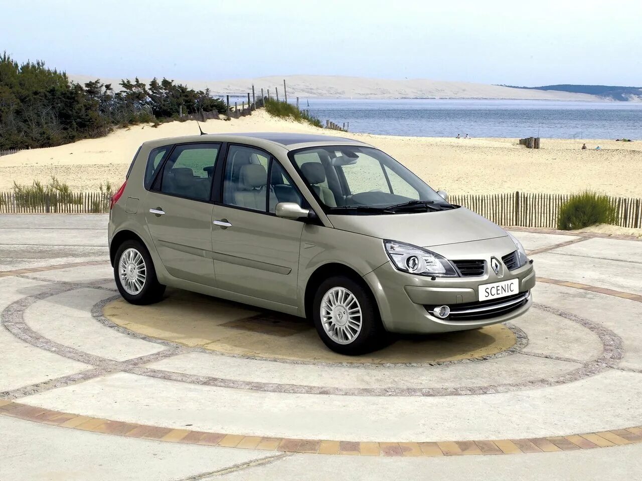 Рено scenic фото Чехлы на Renault Scenic II 2003–2010 г.в. - купить в интернет-магазине Shop-avto