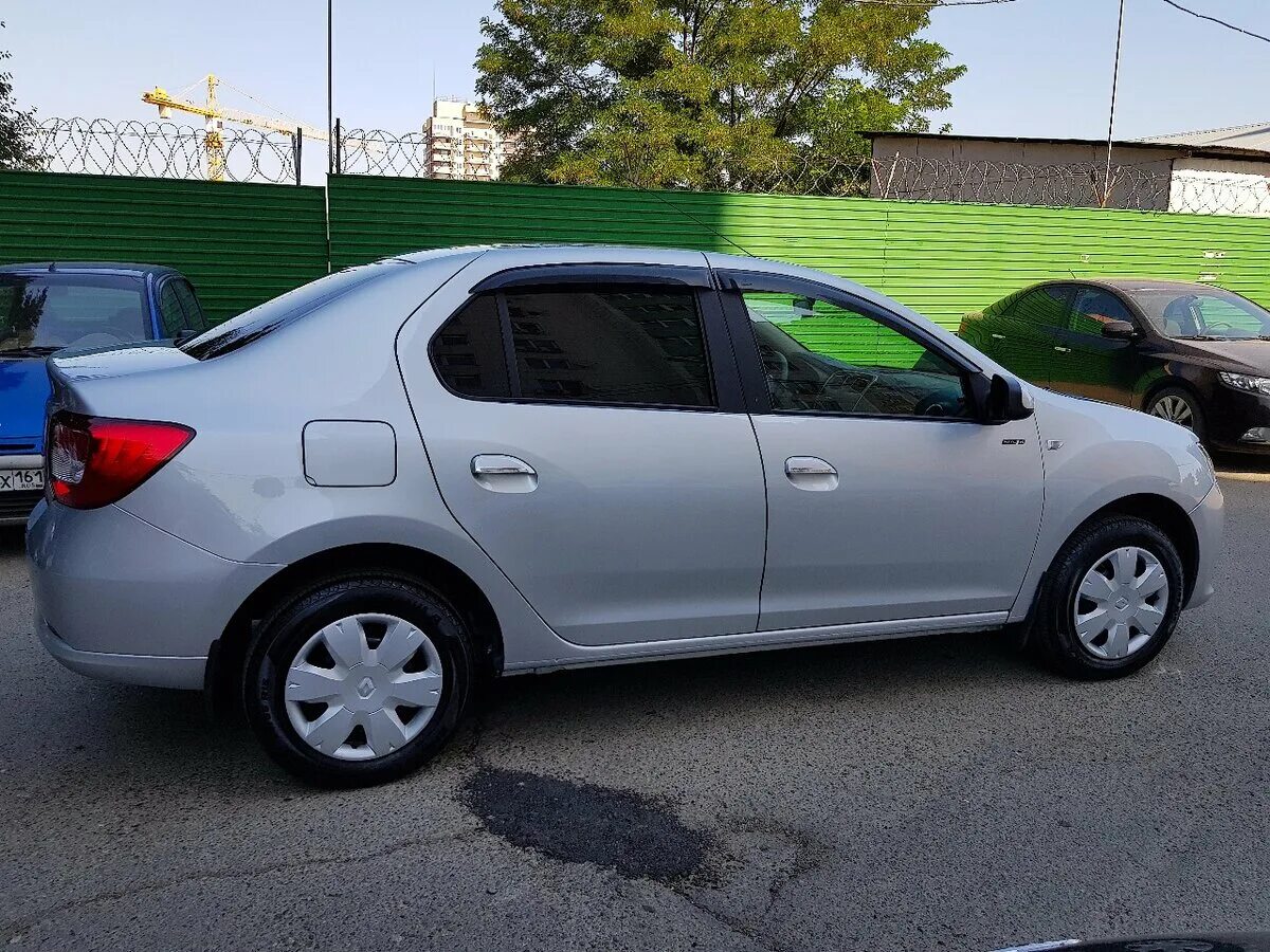 Рено серебристый фото Купить б/у Renault Logan II 1.6 MT (113 л.с.) бензин механика в Краснодаре: сере