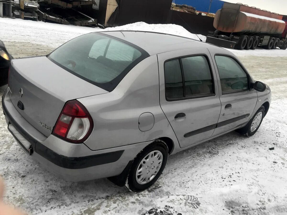 Рено симбол фото 2005 Купить б/у Renault Symbol I Рестайлинг 1.4 MT (75 л.с.) бензин механика в Санкт-