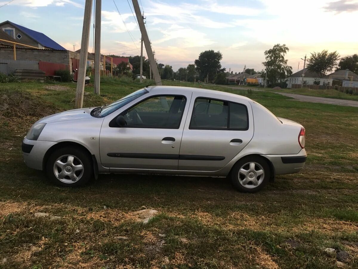 Рено симбол фото 2005 Купить б/у Renault Symbol I Рестайлинг 1.4 MT (75 л.с.) бензин механика в Вороне