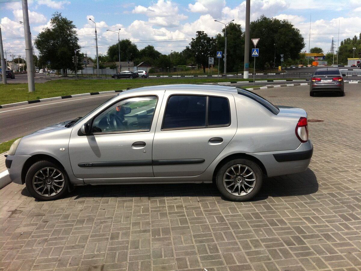 Рено симбол фото 2005 Купить б/у Renault Symbol I Рестайлинг 1.4 MT (98 л.с.) бензин механика в Белгор