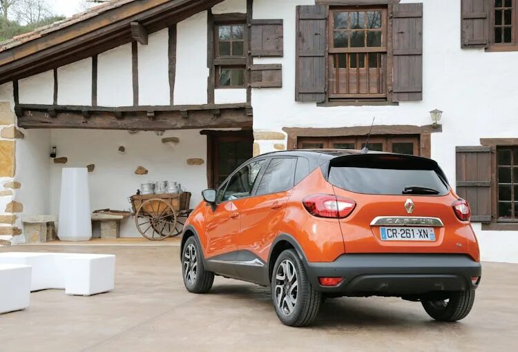 Рено сортир фото Renault Captur (2017-2019) Review Performance & Pricing carwow