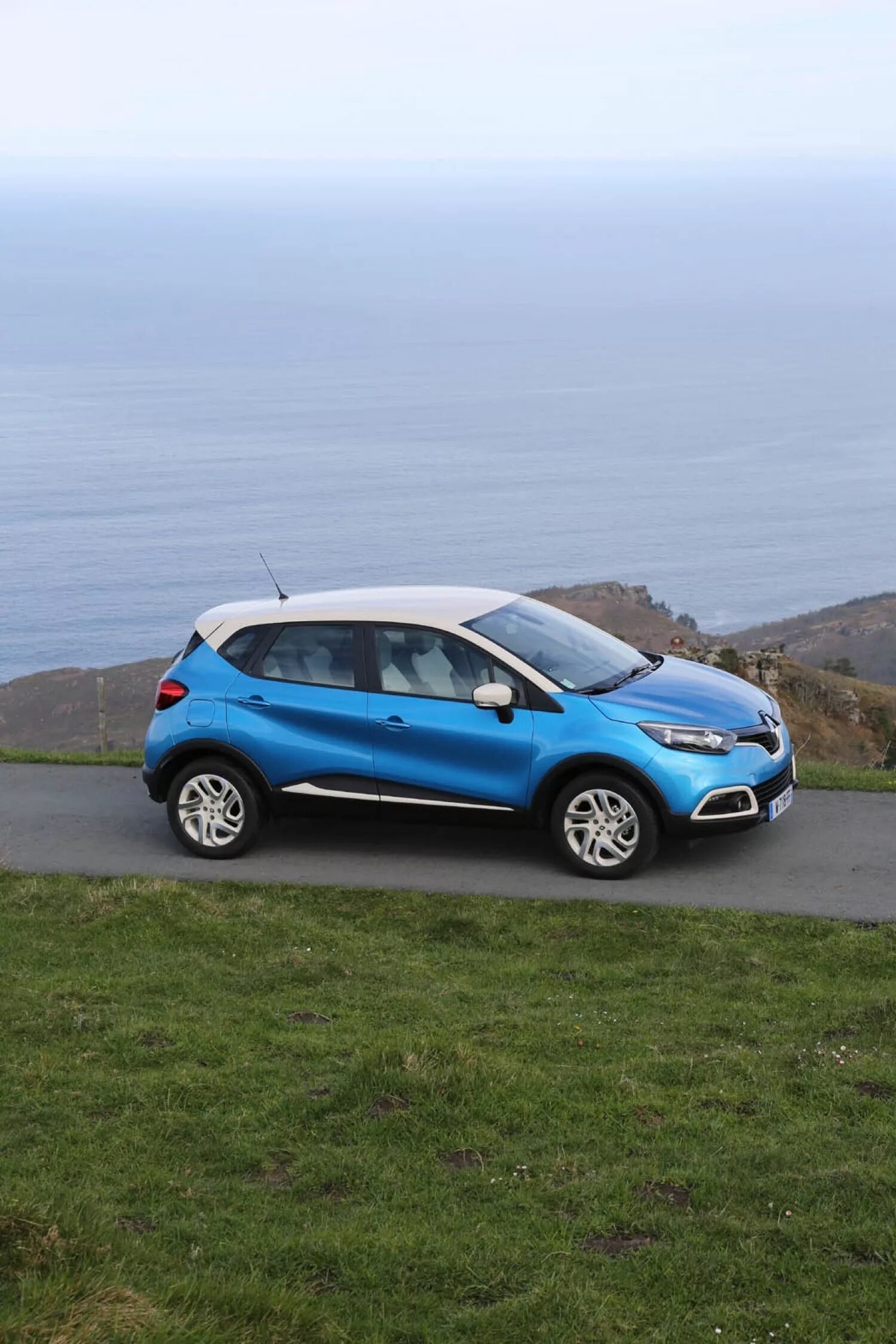 Рено сортир фото New Captur revealed by Renault Eurekar