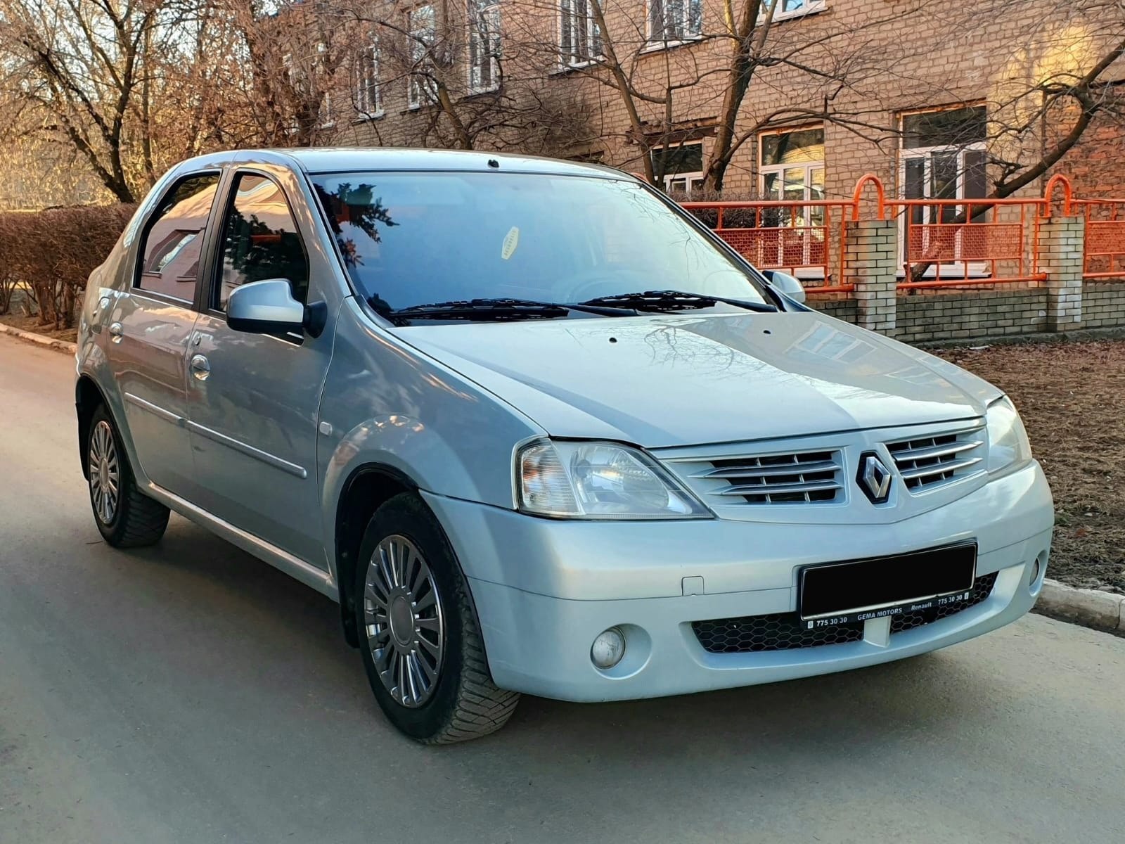 Рено sr фото Купить б/у автомобиль - В продаже Renault Logan SR - ЛНР-ДНР