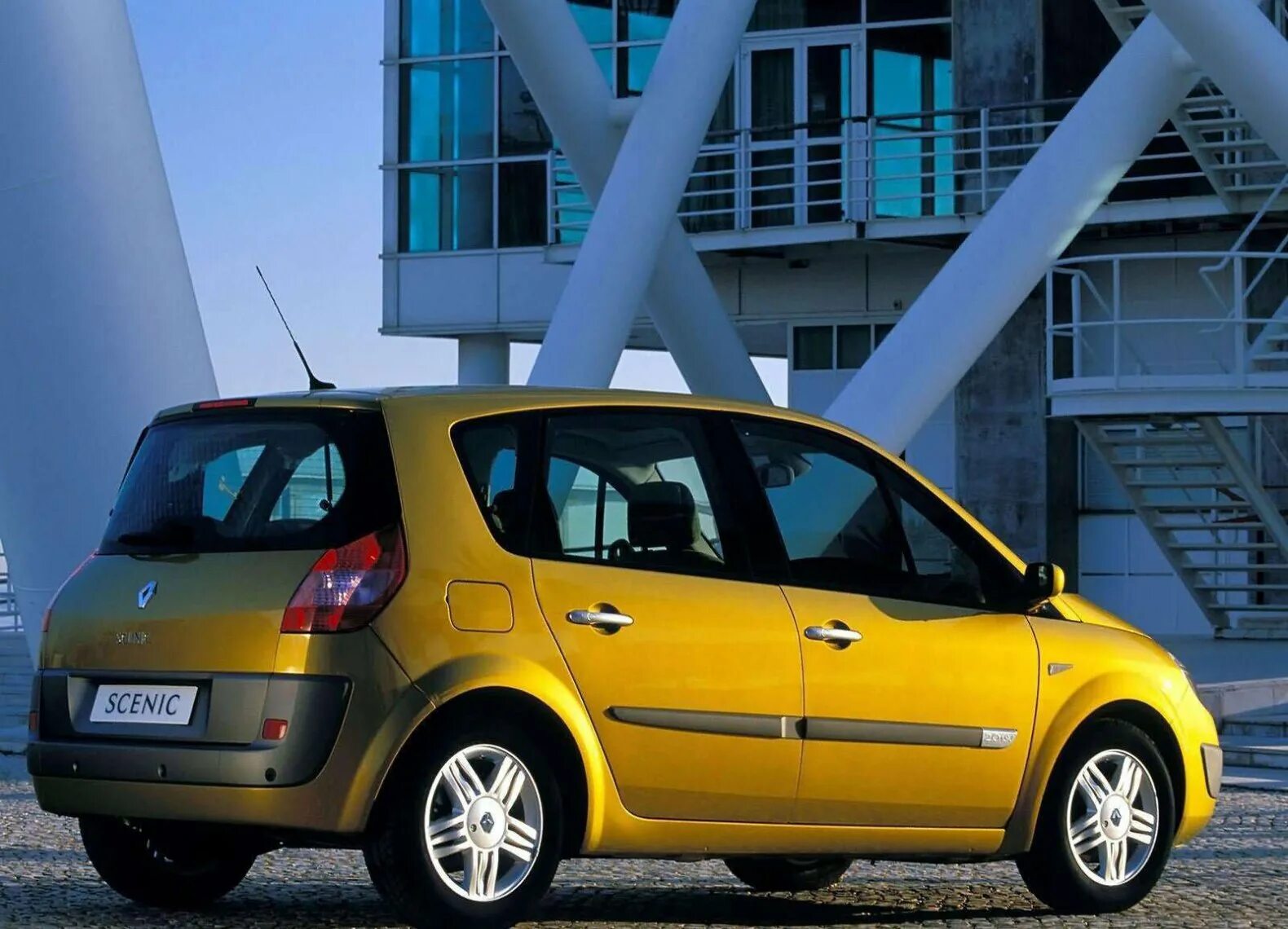 Рено сценик 2 фото Renault Scenic II фотоальбом - автомобильный журнал Simplycars.ru