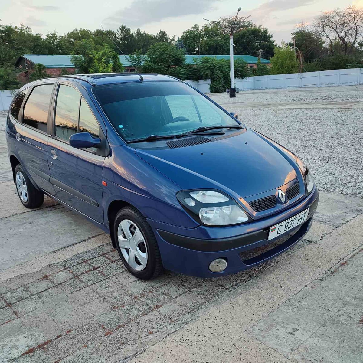 Рено сценик 2000 года фото Selling Renault Scenic, Tiraspol, Сar Market of Pridnestrovie, August 10 at 12:5