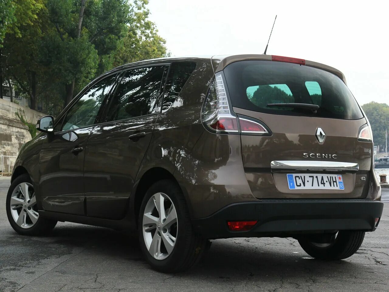 Рено сценик 3 фото Renault Scenic 3 поколение 2 рестайлинг, компактвэн - технические характеристики