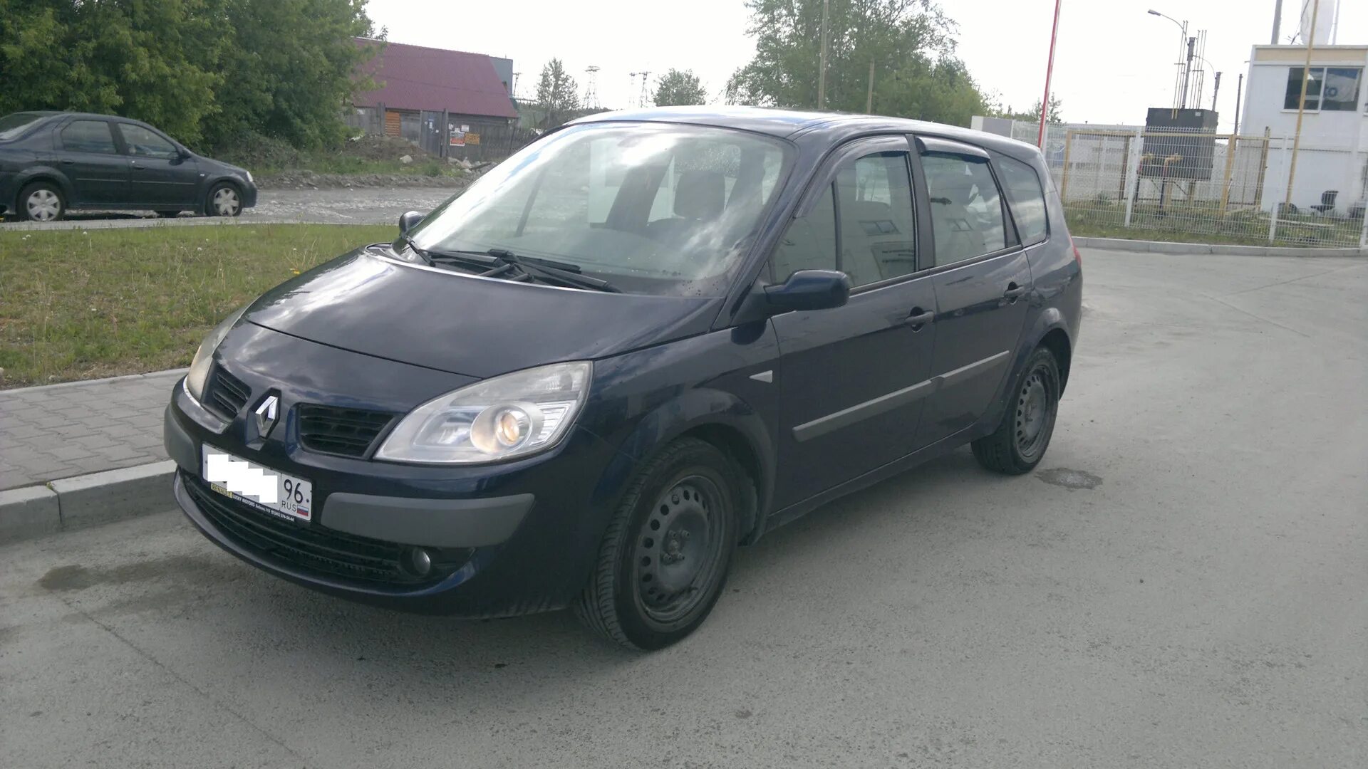 Рено сценик 7 местный фото Renault Grand Scenic II 1.6 бензиновый 2007 7-ми местный универсал на DRIVE2