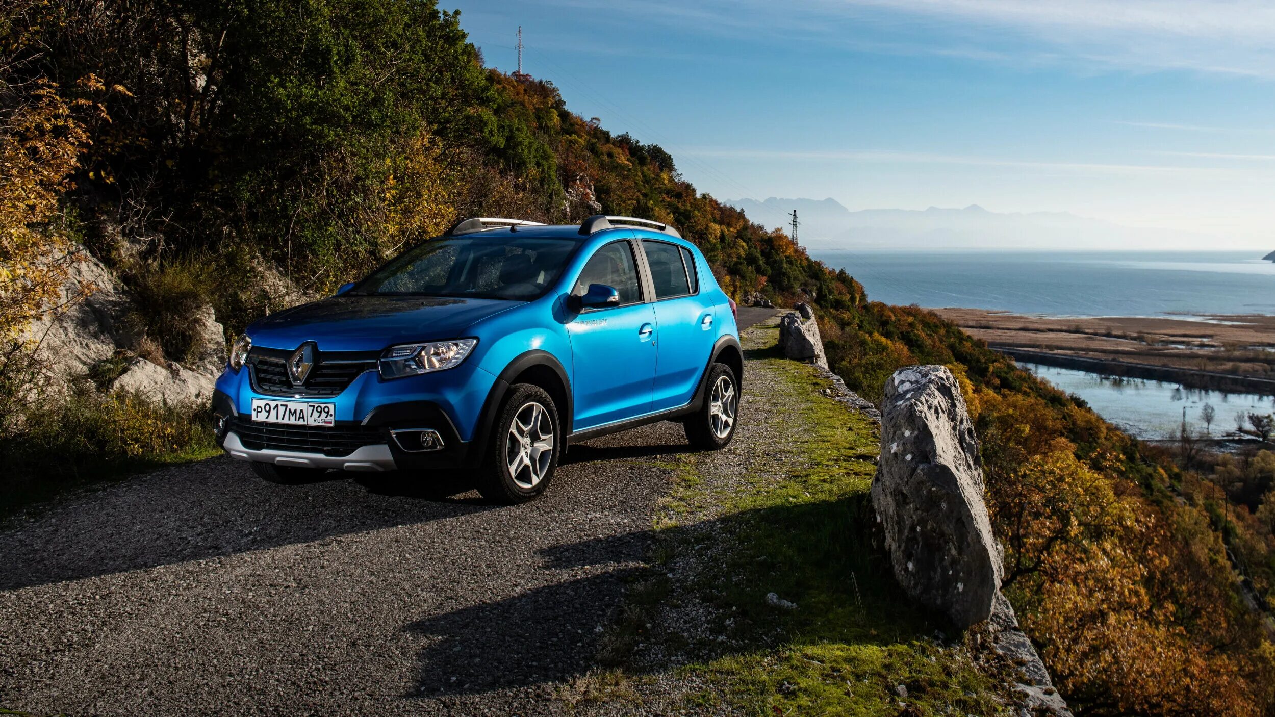 Купить б/у Renault Sandero II Stepway 1.6 AT (102 л.с.) бензин автомат в Санкт-П