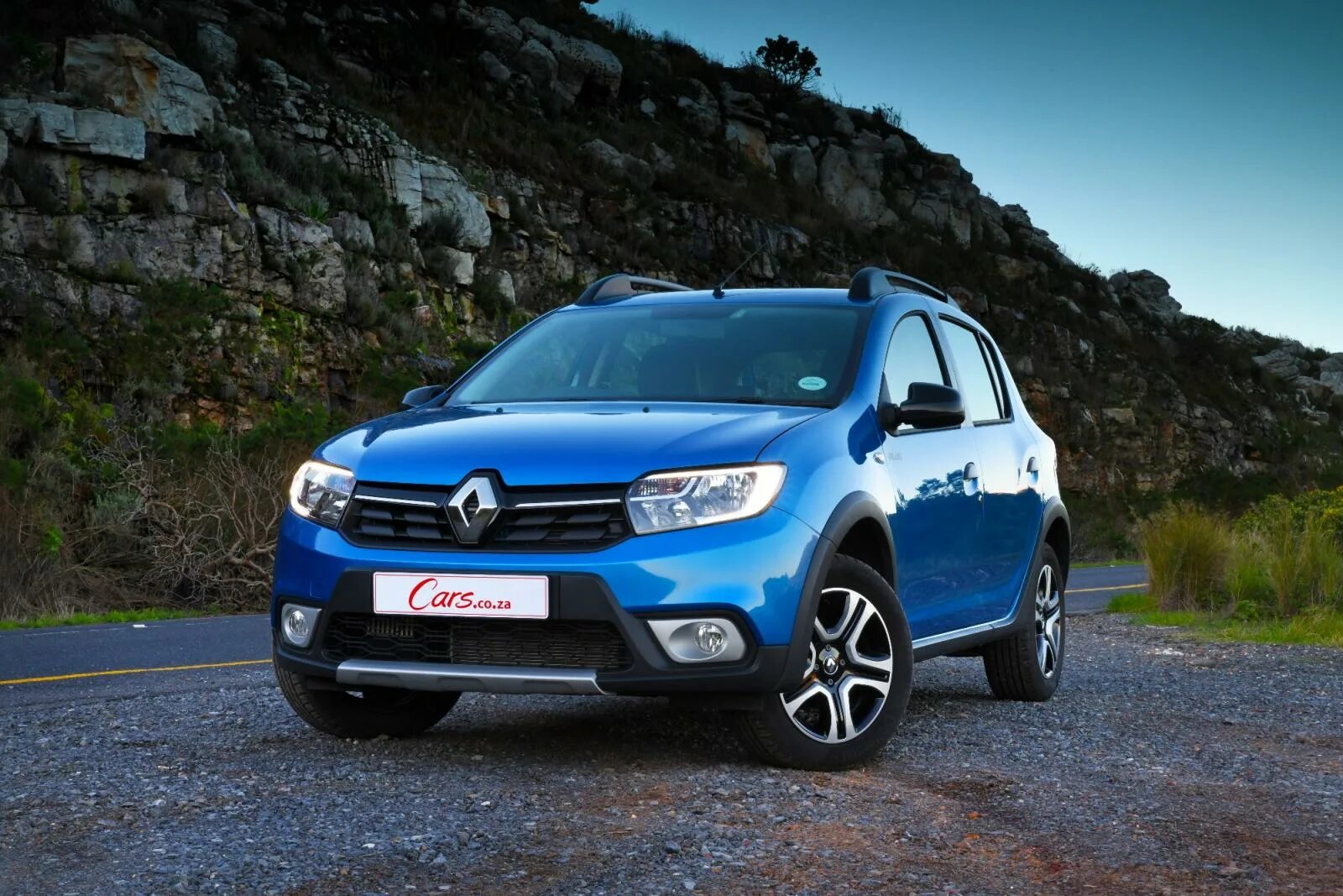 Технические характеристики и габариты Renault LOGAN Stepway Официальный дилер Re