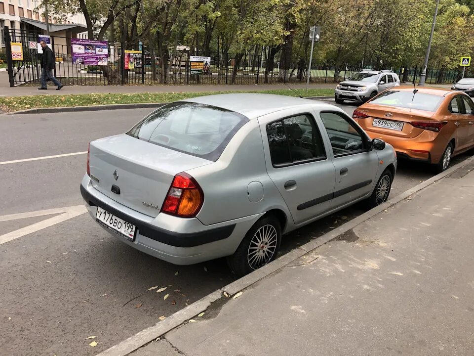 Рено symbol фото Замена крышки багажника и большое ТО - Renault Symbol, 1,4 л, 2003 года запчасти