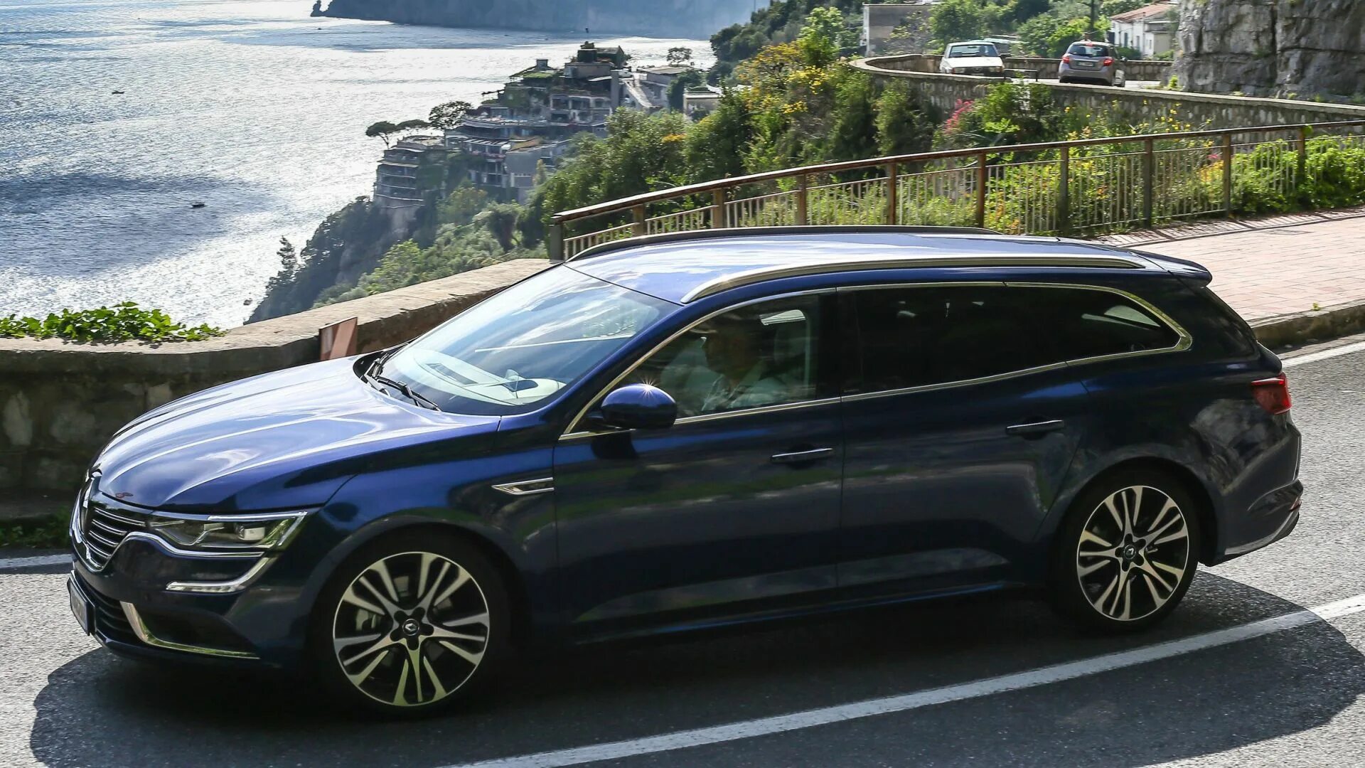 Рено талисман универсал тюнинг Renault Talisman Sporter: prova, dotazioni e prezzi. Guarda il video.