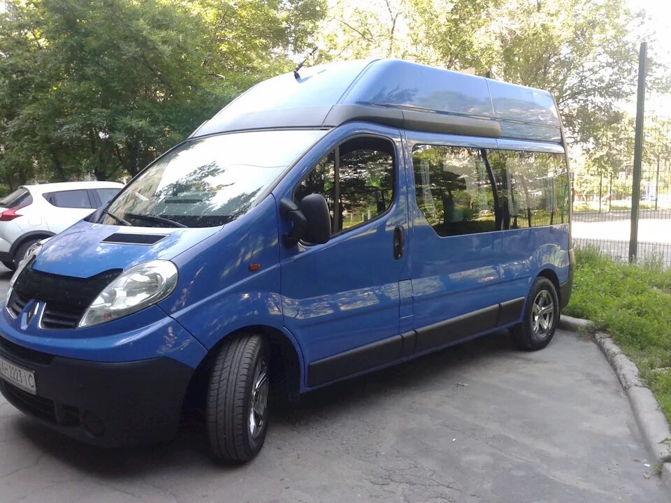 Рено трафик 2 фото Красота среди бегущих - Renault Trafic (2G), 2 л, 2008 года мойка DRIVE2