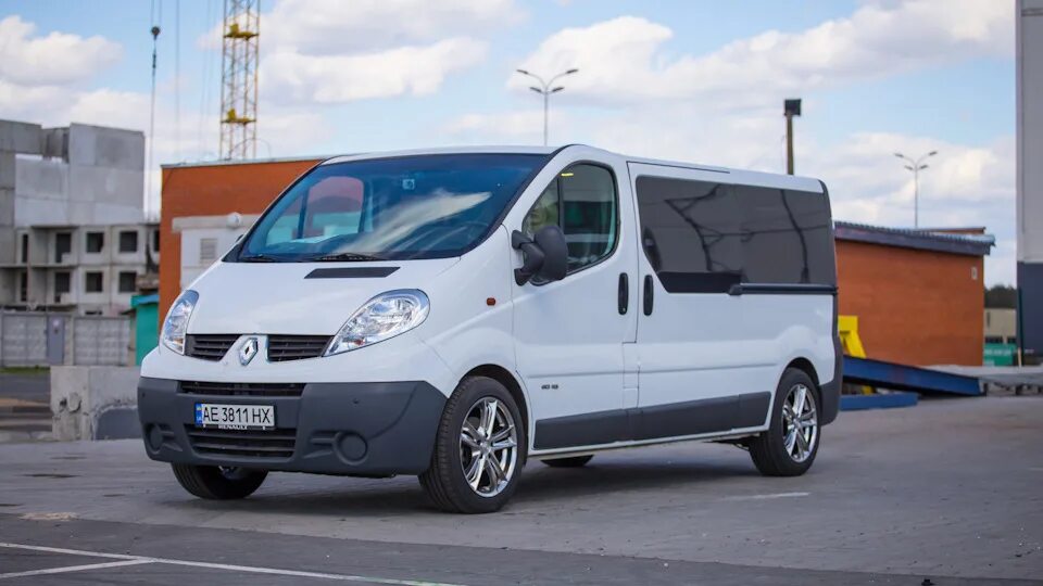 Рено трафик пассажирский фото Бортжурнал Renault Trafic 2.0 dci 115