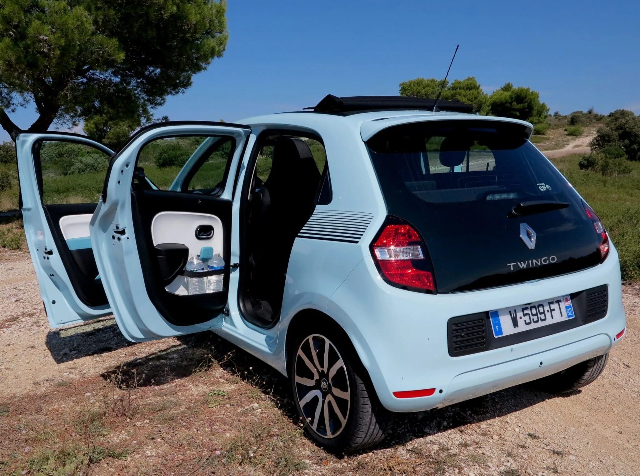 Рено твинго 3 фото Renault Twingo 3 : les aventuriers de l'âme perdue