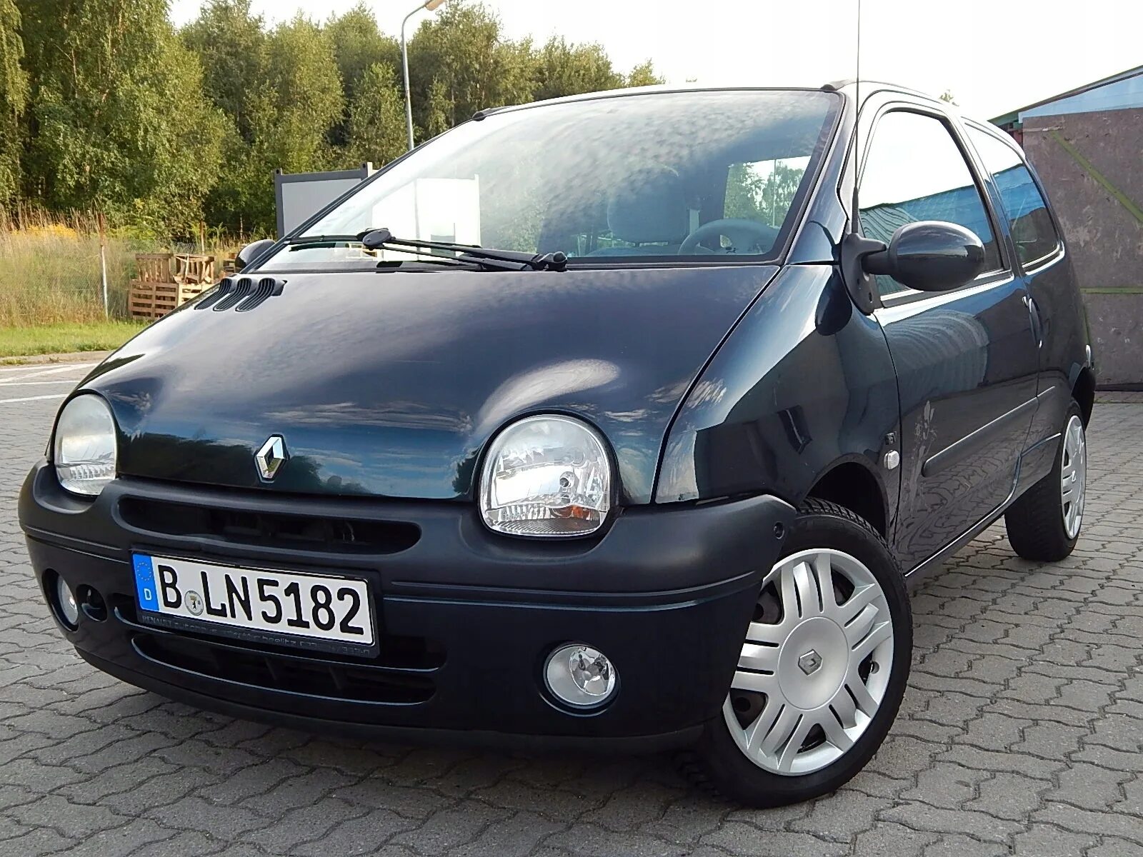 Renault Twingo рестайлинг 1998, 1999, 2000, 2001, 2002, хэтчбек 3 дв., 1 поколен