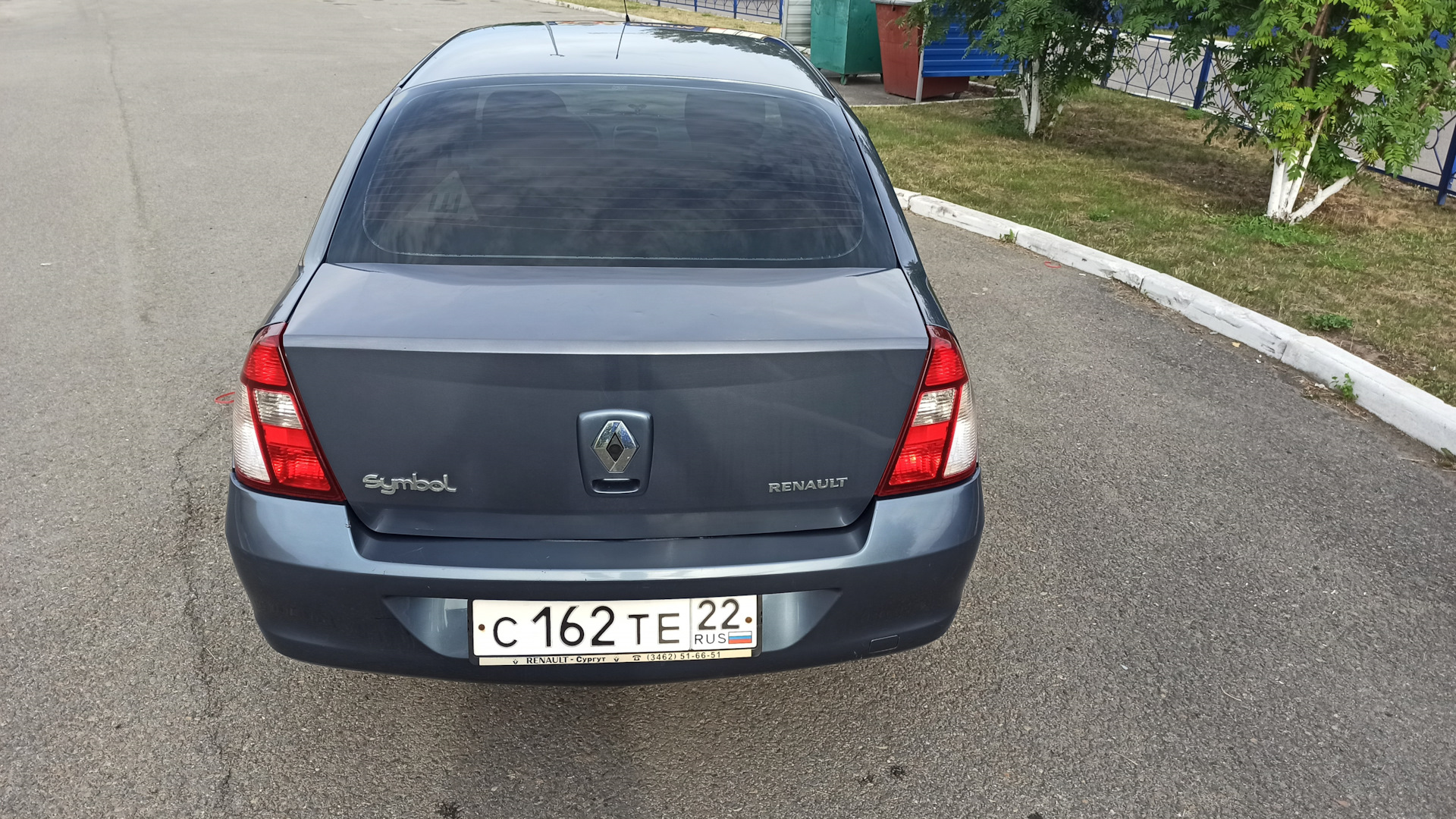 Рено вид сзади фото Renault Symbol 1.4 бензиновый 2006 1,4 16v климат контроль на DRIVE2