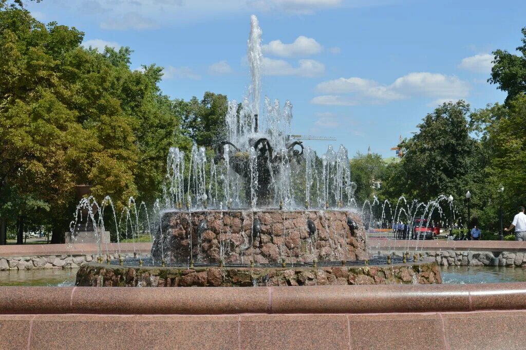 Репинский сквер москва болотная набережная фото Fountain, fountain, Russia, Moscow, Bolotnaya Embankment - Yandex.Maps