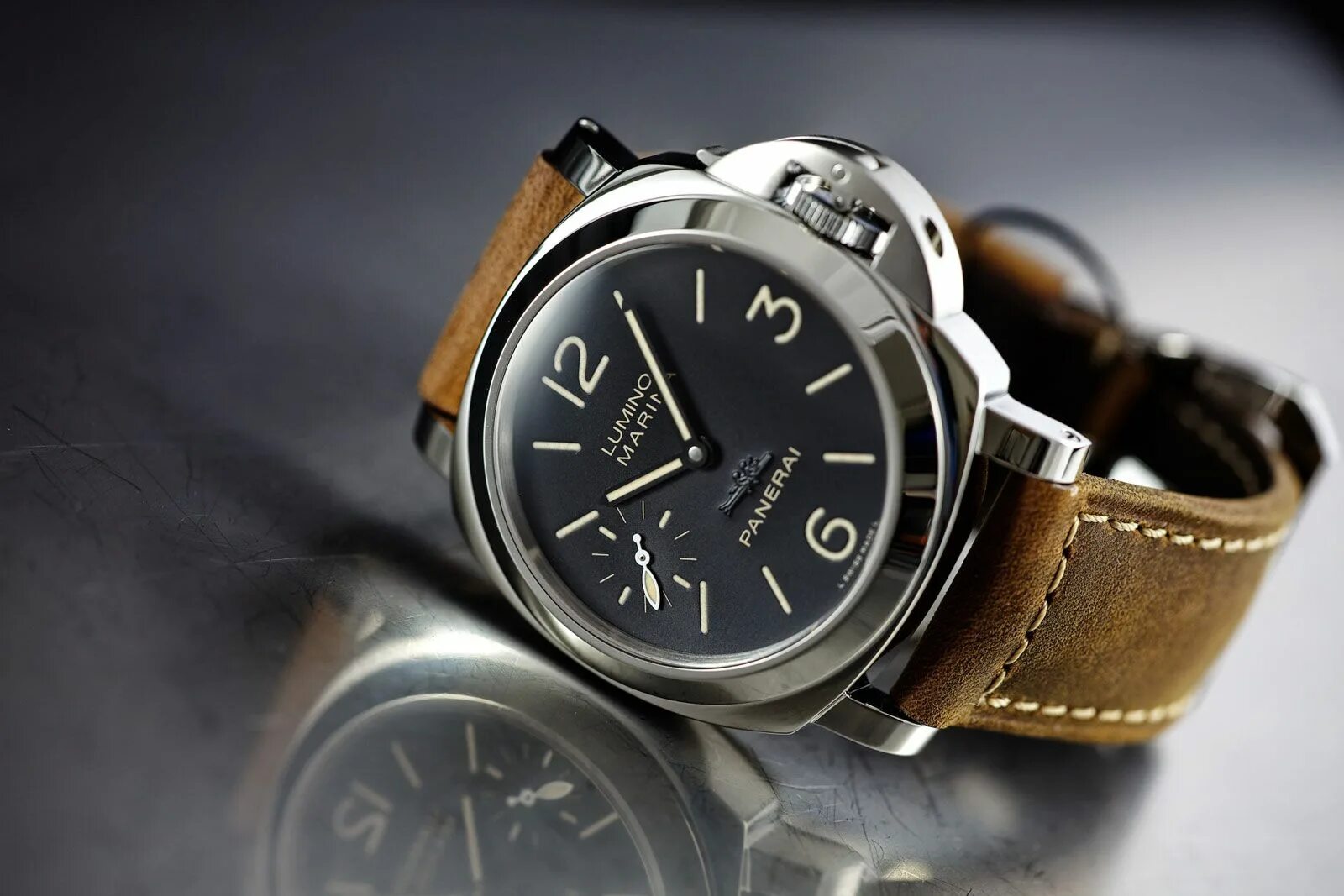 Реплика фото часов Weekly Watch Photo - Panerai PAM00418 Madrid Boutique Edition - Monochrome Watch