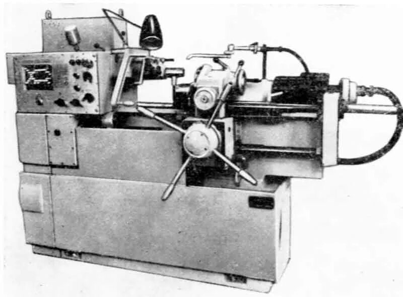 Револьверный станок фото Станок токарно-револьверный универсальный повышенной точности 1Д325П - подобрать