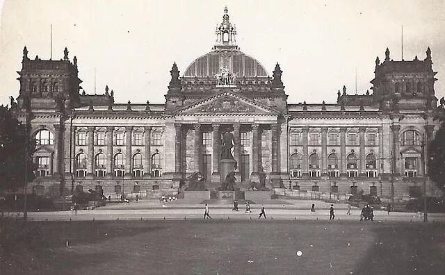 Рейхстаг фото ссср Members of the 4th German Reichstag (Weimar Republic) - Wikipedia