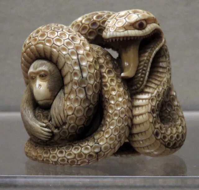 Резьба по дереву змеи фото Flickriver: Most interesting photos from Netsuke & Inro pool Netsuke, Asian art 