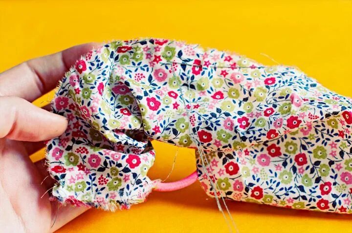 Резинка из ткани своими руками фото DIY scrunchie - Adrianne Beitl - DIY scrunchie DIY scrunchie - #Adrianne #Beitl 