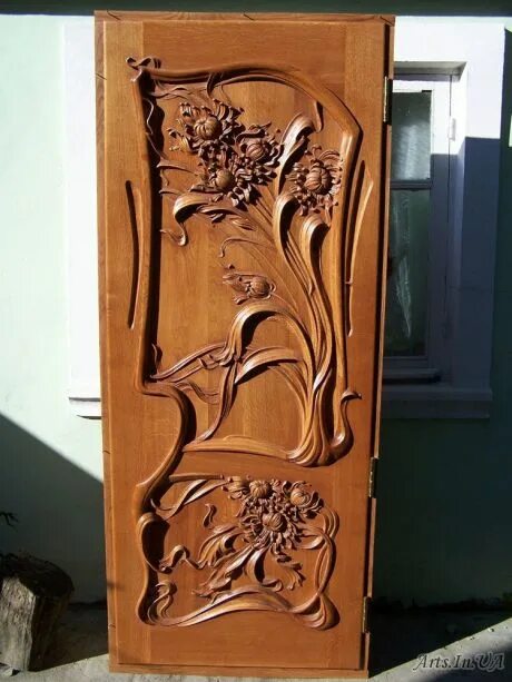 Резная дверь фото door with chrysanthemums by Калеменев Юрий - ARTS CENTER