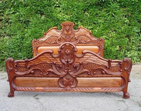 Резные кровати из дерева ручной работы фото The 10 Most Expensive Beds on Etsy Wood bedroom furniture, Wood carving designs,