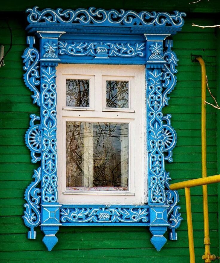 Резные окна дома фото Pin by Сергей Смирнов on Столярные Работы Window design, Windows exterior, Woode