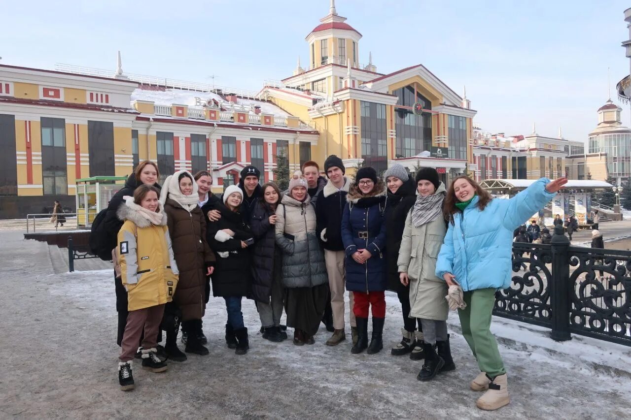 Ргиси кемерово фото Первокурсники филиала РГИСИ побывали в гостях у Новокузнецкого театра кукол "Ска