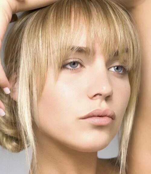 Рваная челка фото Love these bangs Coupe de cheveux, Coiffure frange, Coiffure rapide