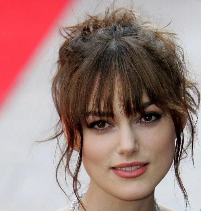 Рваная челка фото Updo and bangs Short hair updo, Short hair with bangs, Medium hair styles