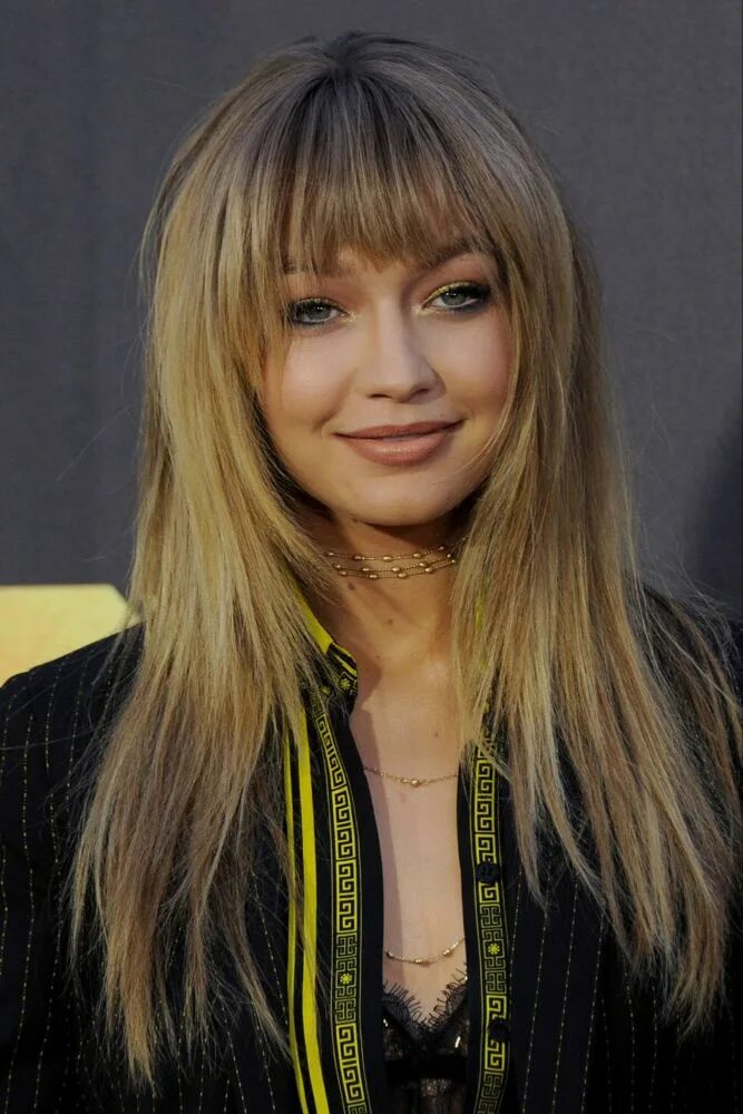 Рваная челка фото на средние волосы Best Fringes Long hair styles, Long hair with bangs, Celebrity bangs