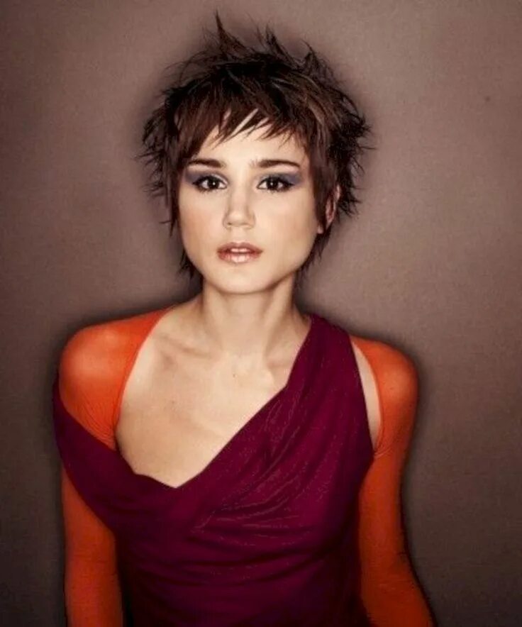 Рваная короткая до шеи стрижка женская Cool 34 Funky Short Pixie Haircut Long Bangs Ideas https://upoutfit.com/index.ph