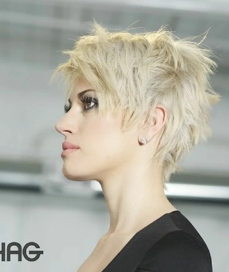 Рваная пикси стрижка на короткие волосы фото Top 10 Fashionable Pixie Haircuts For Summer Short hair trends, Crop hair, Short