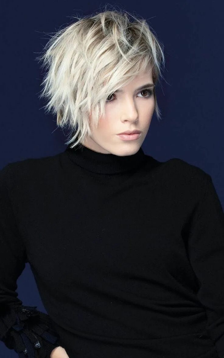 Рваная стрижка 2024 Short pixie cut in 2023 Short choppy hair, Short hair haircuts, Messy short hair