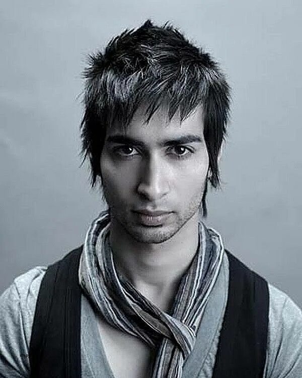 Рваная стрижка на длинные волосы мужская Fantastic emo hairstyles for guys with long hair #fantastic #hairstyles Long hai