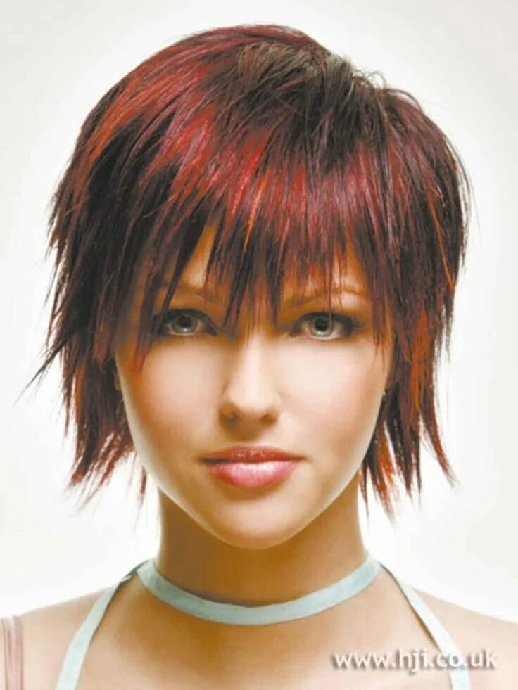 Рваная стрижка на средние волосы фото How to Grow Out Layers Short choppy hair, Short layered bob hairstyles, Medium h