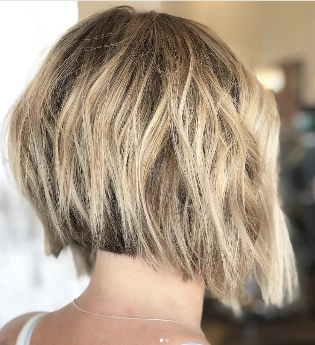 Рваное каре фото сзади Aline wavy bob 2019 Angled bob hairstyles, Short angled bobs, Bob hairstyles