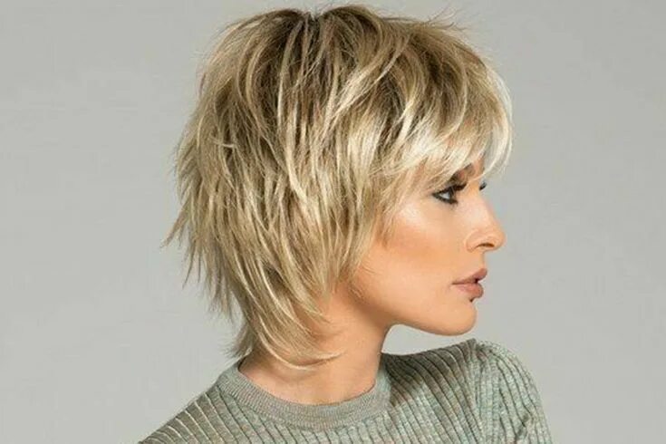 Рваное каре на короткие волосы фото Pin by Kim Ganser on hair styles Chin length hair, Short choppy hair, Short shag