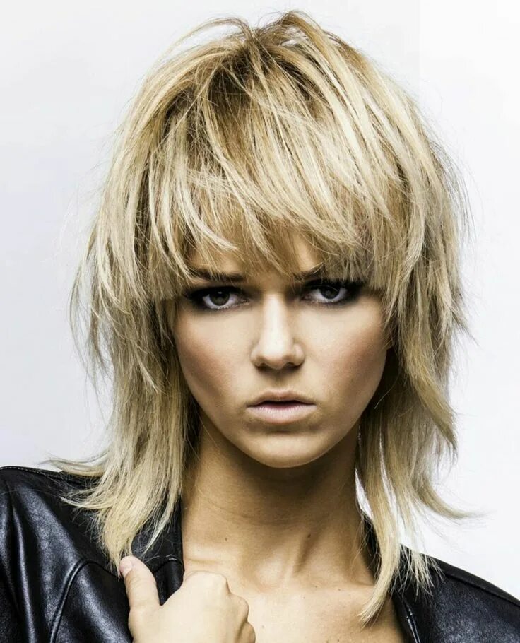 Рваные стрижки на средние волосы с челкой Pin on Hair Rocker hair, Long shag haircut, Hairstyles for thin hair