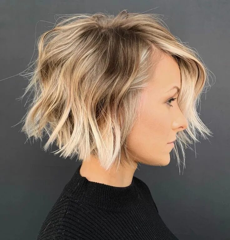 Рваный боб на короткие волосы фото 30 Gorgeous Short Wavy Bob Hairstyles Haircuts for fine hair, Wavy bob hairstyle